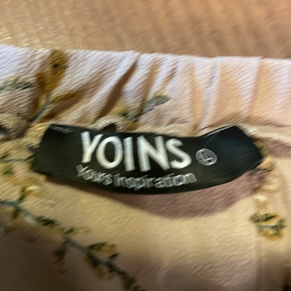 YOINS off the shoulder flowy blouse. - Picture 3 of 6